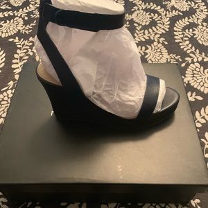 Navy blue wedge